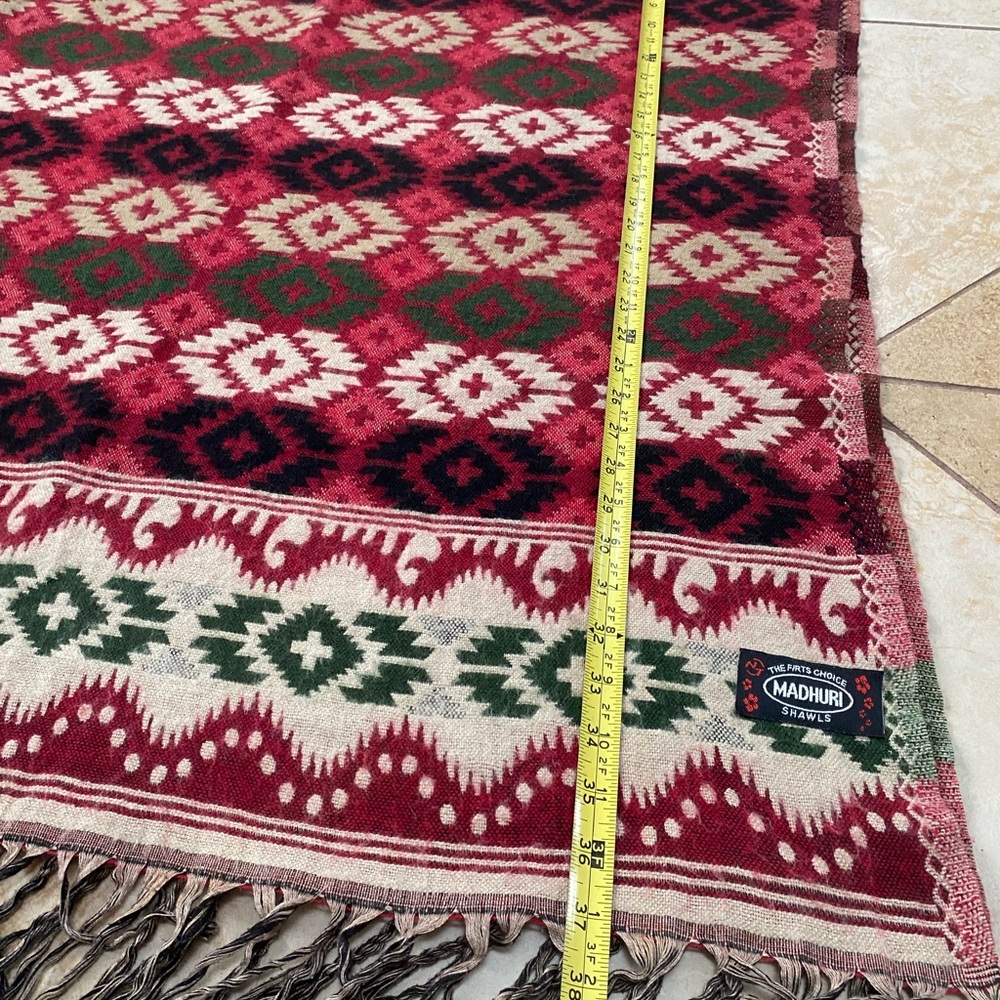 Geometric Patterned Throw Blanket RL INSPIRED PERFECT BY FIREPLACE/CHRISTMAS - Picture 7 of 8